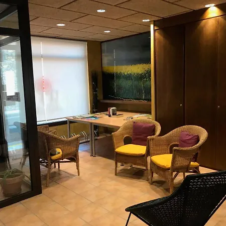 Familiar Hotel *